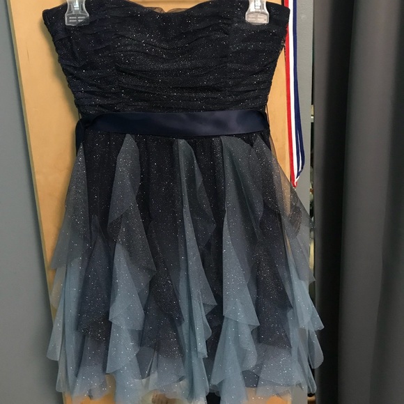 Homecoming dress - Picture 2 of 5